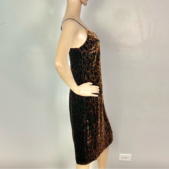 NEW L’AGENCE REVOLVE LEOPARD PRINT VELVET SLIP DRESS - Picture 5 of 11